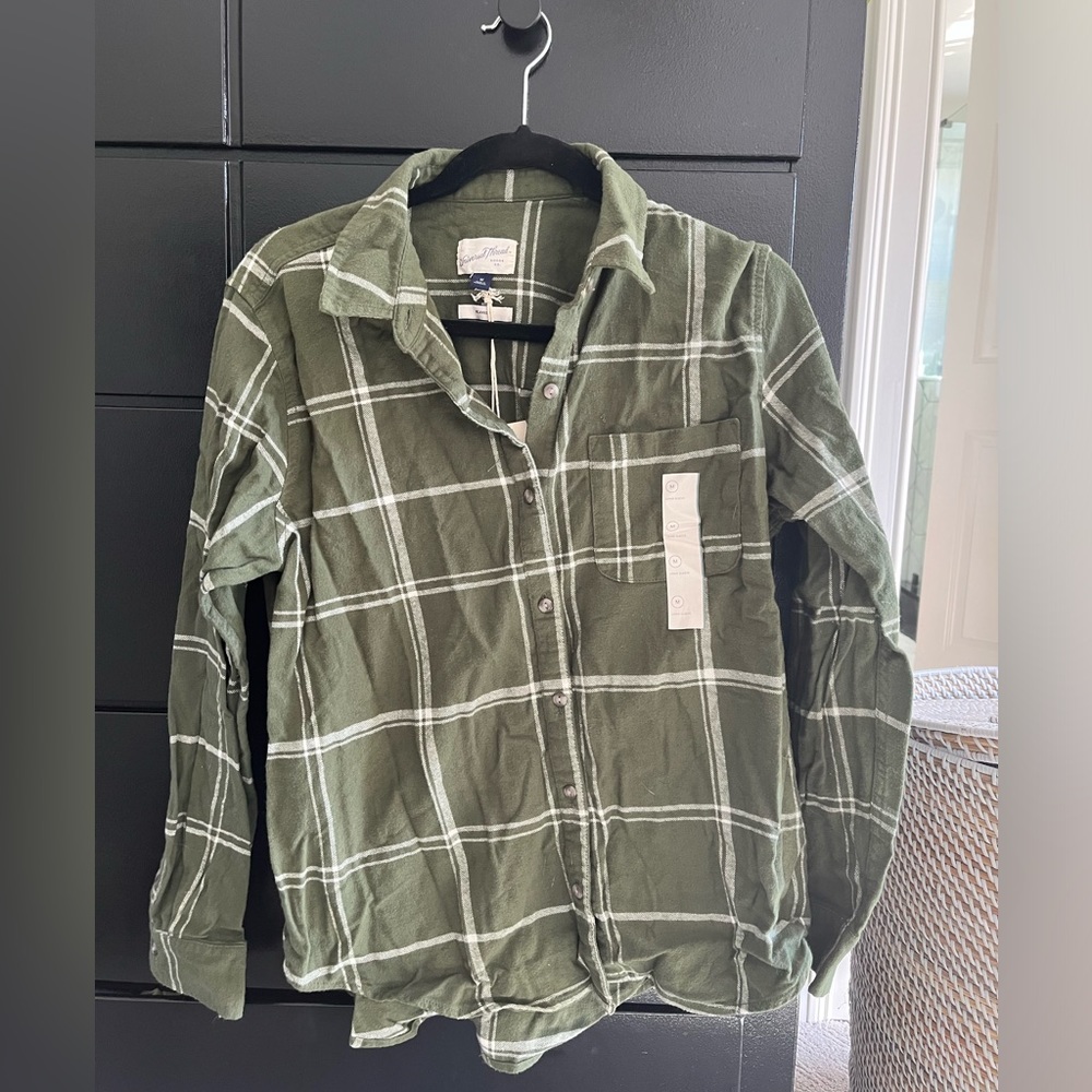 NWT Universal Thread Long sleeve flannel button down shirt